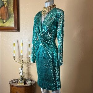 Vintage 80's Oleg Cassini Teal Green Sequin Body Con Dress.  SZ 10